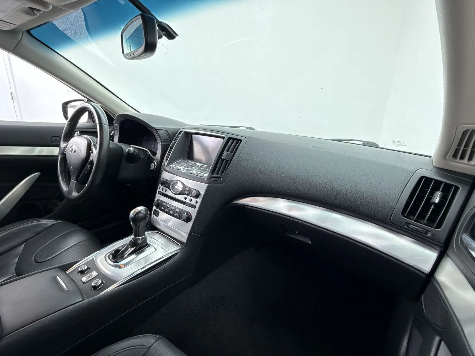 2015 INFINITI Q60 Convertible Base - Photo 16