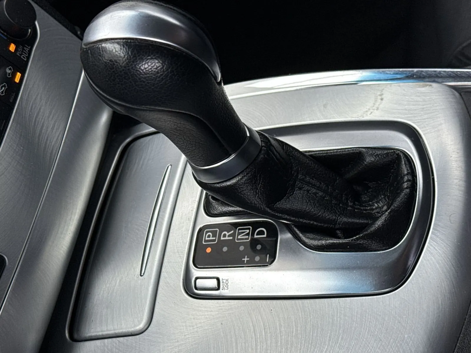 2015 INFINITI Q60 Convertible Base - Photo 30