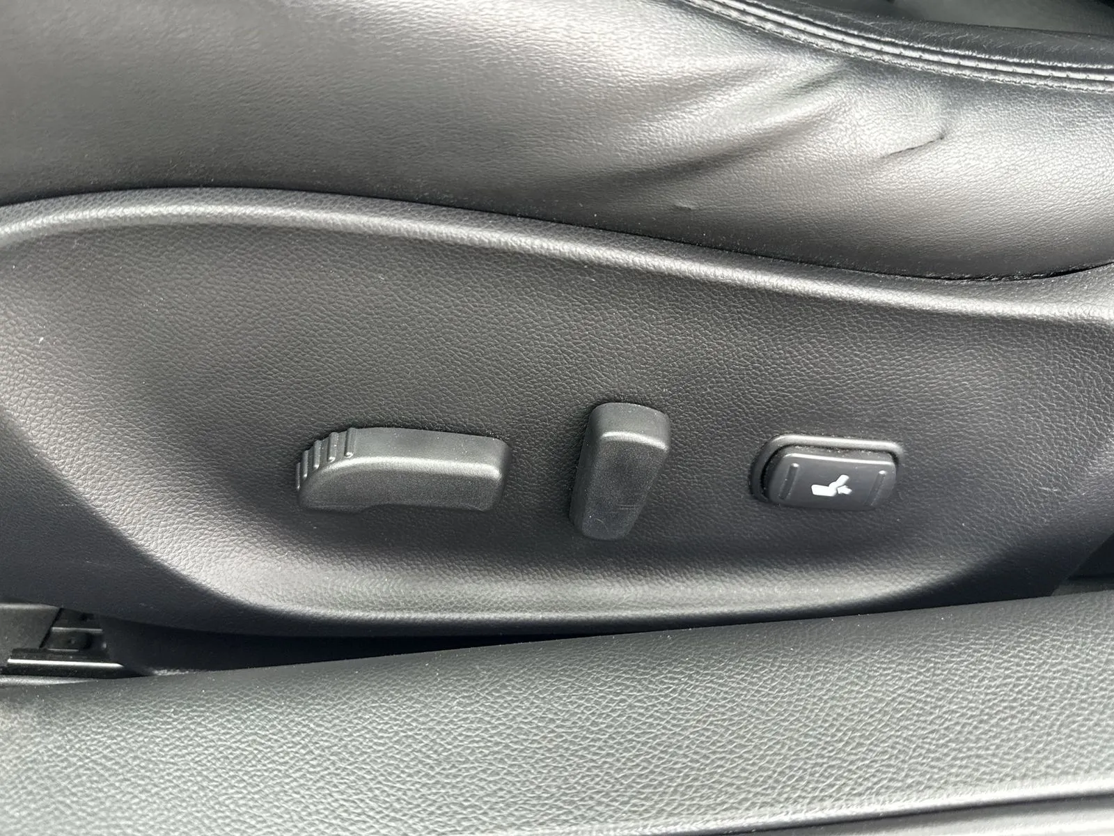 2015 INFINITI Q60 Convertible Base - Photo 17