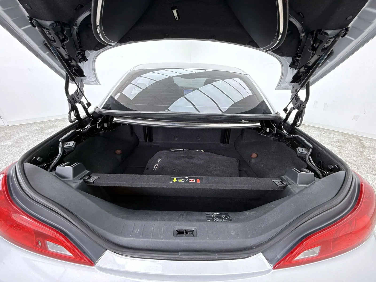 2015 INFINITI Q60 Convertible Base - Photo 40