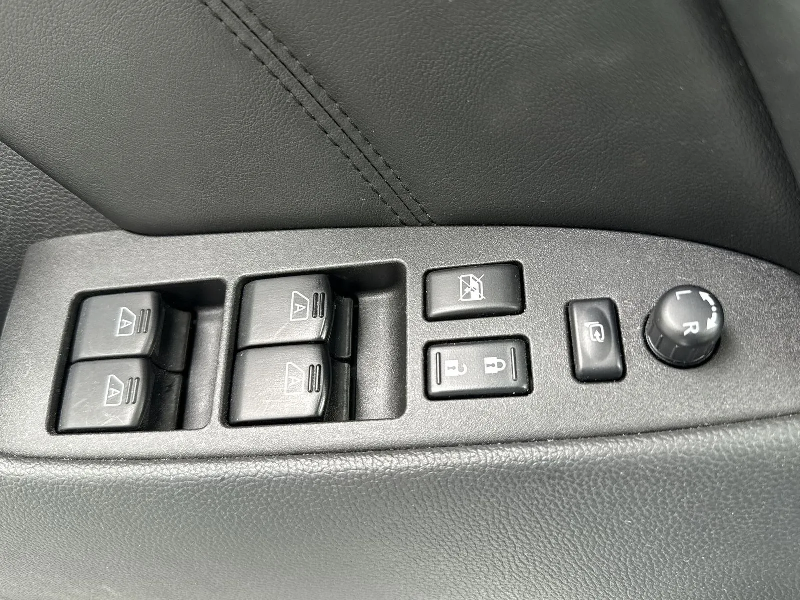 2015 INFINITI Q60 Convertible Base - Photo 18