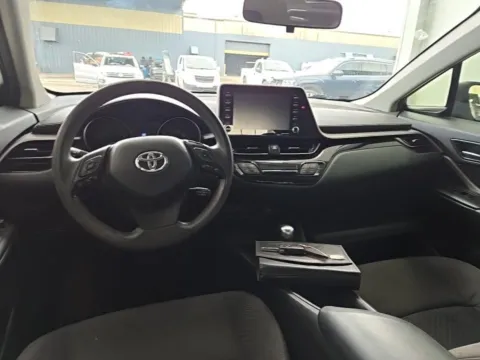 More photos of 2020 Toyota C-HR LE at Gulliver Auto Group, TX
