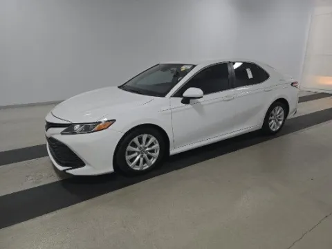 White 2018 Toyota Camry LE for sale in Plano, TX