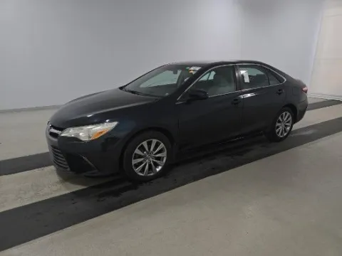 Gray 2016 Toyota Camry XLE for sale in Plano, TX