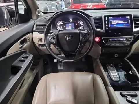 More photos of 2016 Honda Pilot Touring at Gulliver Auto Group, TX