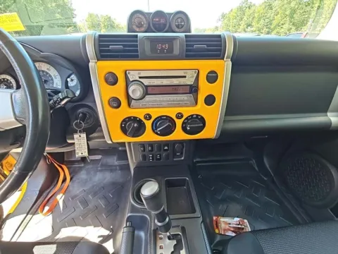 More photos of 2008 Toyota FJ Cruiser at Gulliver Auto Group, TX