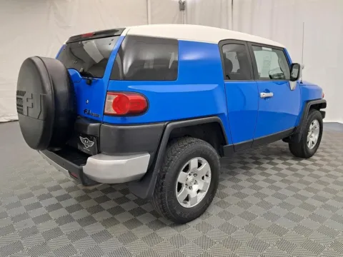 Photos of 2007 Toyota FJ Cruiser Premium for sale in Plano, TX at Gulliver Auto Group