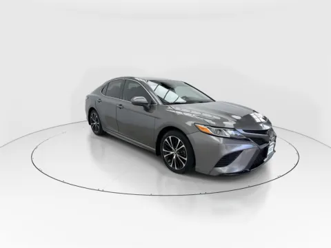 Photos of 2018 Toyota Camry SE for sale in Plano, TX at Gulliver Auto Group