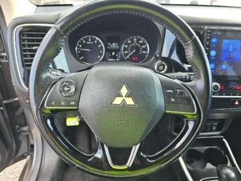 Another view of 2020 Mitsubishi Outlander SE for sale in Plano, TX at Gulliver Auto Group