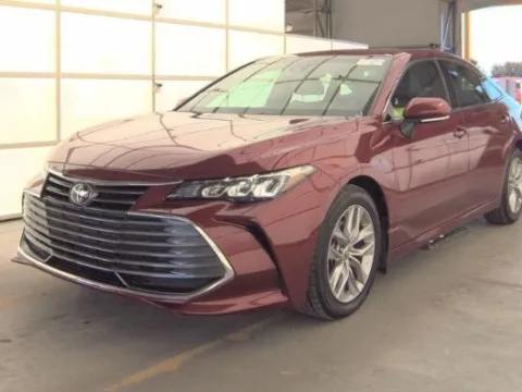 Red 2021 Toyota Avalon XLE for sale in Plano, TX