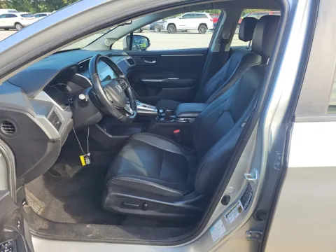 More photos of 2018 Honda Clarity Plug-In Hybrid Touring at Gulliver Auto Group, TX