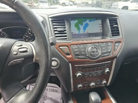 More photos of 2020 Nissan Pathfinder Platinum at Gulliver Auto Group, TX