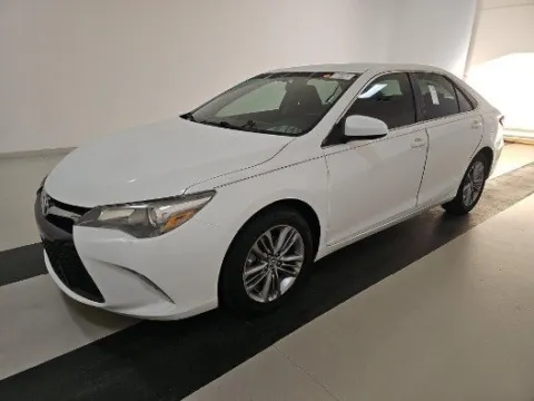White 2015 Toyota Camry SE for sale in Plano, TX