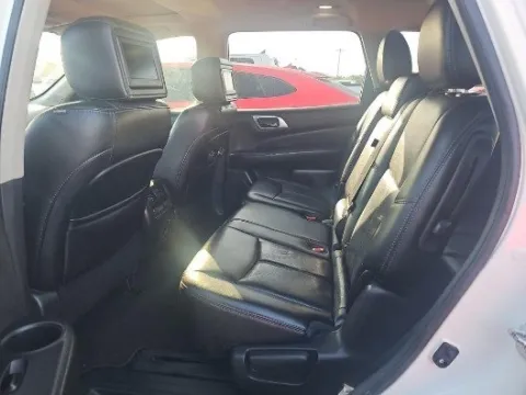 More photos of 2015 Nissan Pathfinder Platinum at Gulliver Auto Group, TX