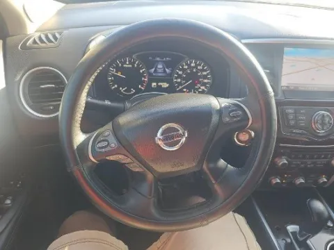 More photos of 2015 Nissan Pathfinder Platinum at Gulliver Auto Group, TX
