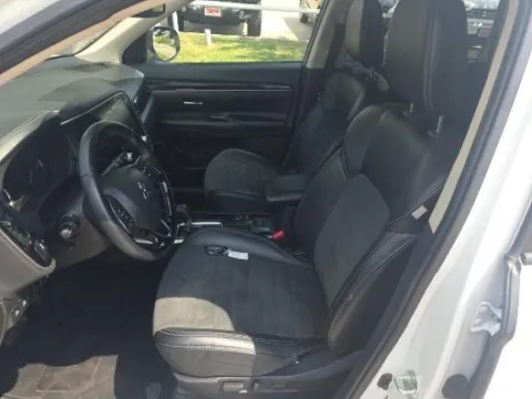More photos of 2020 Mitsubishi Outlander SE at Gulliver Auto Group, TX