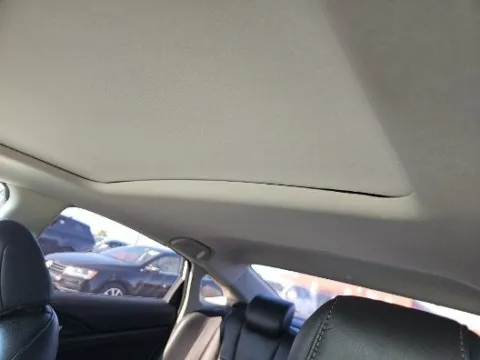 More photos of 2022 Honda Insight Touring at Gulliver Auto Group, TX