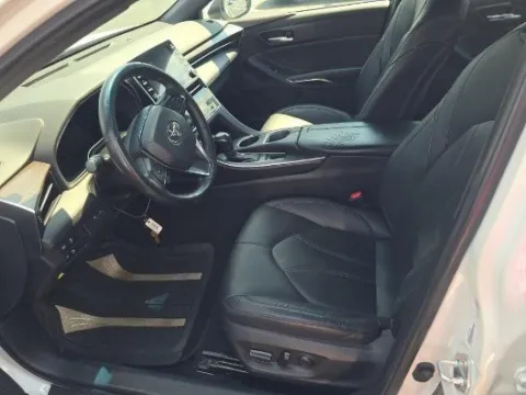 Another view of 2022 Toyota Avalon XLE for sale in Plano, TX at Gulliver Auto Group