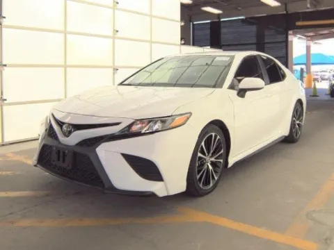White 2020 Toyota Camry SE for sale in Plano, TX