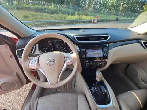 More photos of 2014 Nissan Rogue SL at Gulliver Auto Group, TX