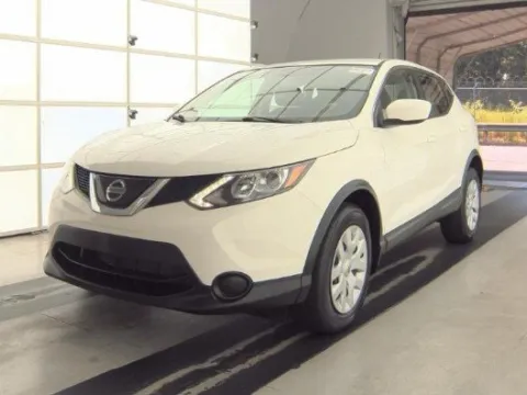 White 2019 Nissan Rogue Sport S for sale in Plano, TX