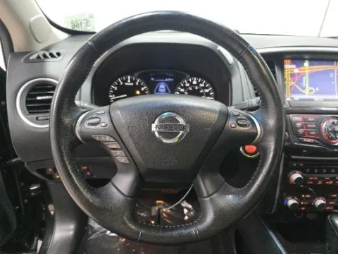 More photos of 2015 Nissan Pathfinder Platinum at Gulliver Auto Group, TX
