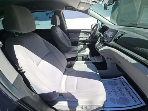 More photos of 2018 Honda Odyssey LX at Gulliver Auto Group, TX