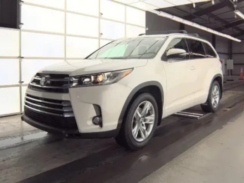 White 2017 Toyota Highlander Limited for sale in Plano, TX