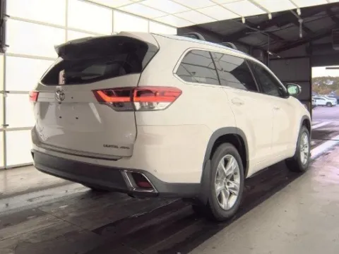 Another view of 2017 Toyota Highlander Limited for sale in Plano, TX at Gulliver Auto Group