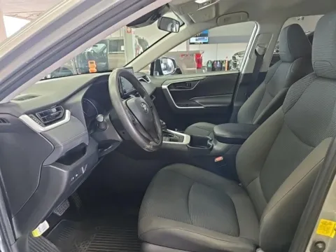 More photos of 2022 Toyota RAV4 LE at Gulliver Auto Group, TX