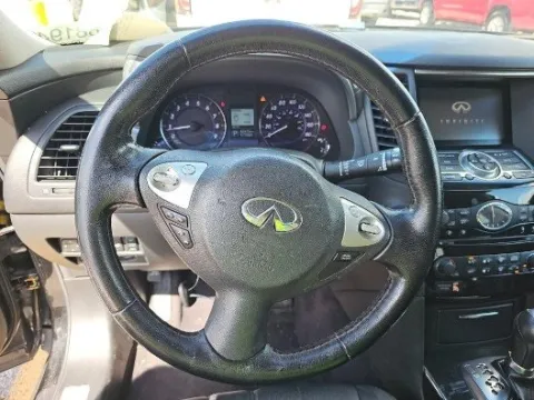 More photos of 2017 INFINITI QX70 at Gulliver Auto Group, TX