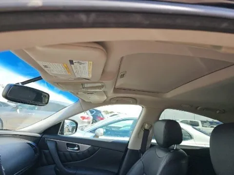 More photos of 2017 INFINITI QX70 at Gulliver Auto Group, TX