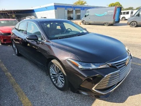 Photos of 2019 Toyota Avalon Limited for sale in Plano, TX at Gulliver Auto Group