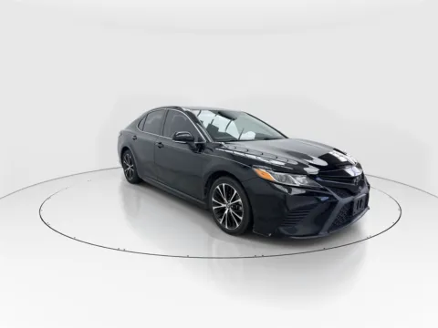 Photos of 2018 Toyota Camry SE for sale in Plano, TX at Gulliver Auto Group