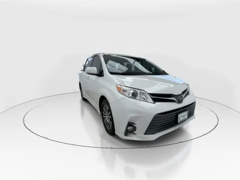 Photos of 2018 Toyota Sienna XLE for sale in Plano, TX at Gulliver Auto Group