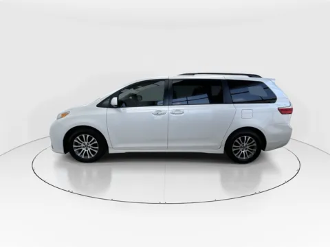 More photos of 2018 Toyota Sienna XLE at Gulliver Auto Group, TX