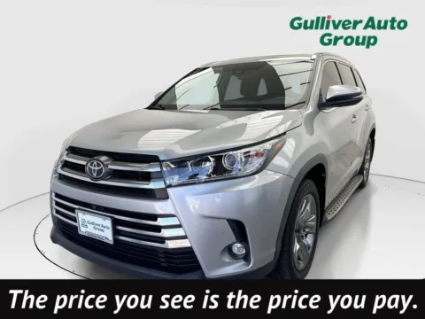 Silver 2019 Toyota Highlander Limited Platinum for sale in Plano, TX