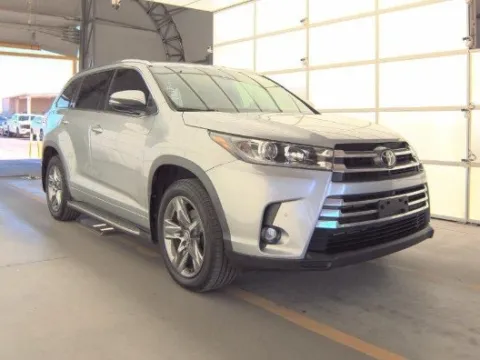 Photos of 2019 Toyota Highlander Limited Platinum for sale in Plano, TX at Gulliver Auto Group