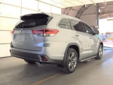 Another view of 2019 Toyota Highlander Limited Platinum for sale in Plano, TX at Gulliver Auto Group