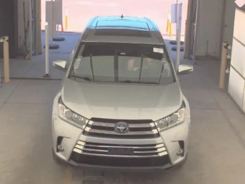 More photos of 2019 Toyota Highlander Limited Platinum at Gulliver Auto Group, TX