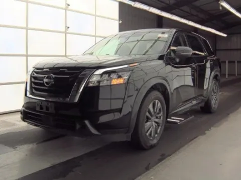 Black 2022 Nissan Pathfinder S for sale in Plano, TX