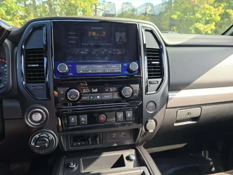 More photos of 2020 Nissan Titan PRO-4X at Gulliver Auto Group, TX