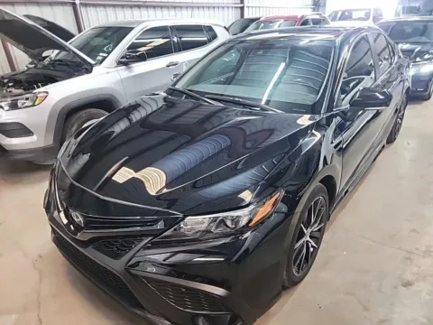 Black 2022 Toyota Camry SE for sale in Plano, TX
