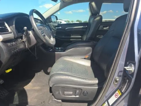 More photos of 2018 Toyota Highlander Limited Platinum at Gulliver Auto Group, TX