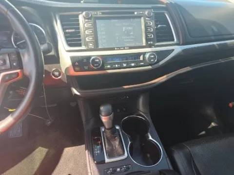 More photos of 2018 Toyota Highlander Limited Platinum at Gulliver Auto Group, TX