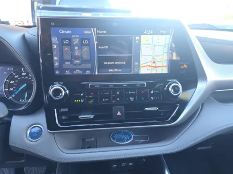 More photos of 2021 Toyota Highlander Hybrid Platinum at Gulliver Auto Group, TX