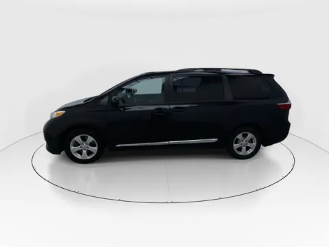 More photos of 2017 Toyota Sienna LE at Gulliver Auto Group, TX