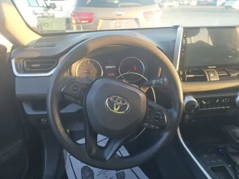 More photos of 2019 Toyota RAV4 LE at Gulliver Auto Group, TX