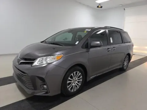 Gray 2018 Toyota Sienna XLE for sale in Plano, TX