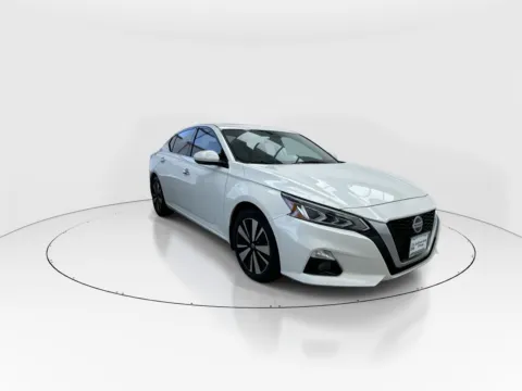Photos of 2021 Nissan Altima 2.5 SL for sale in Plano, TX at Gulliver Auto Group